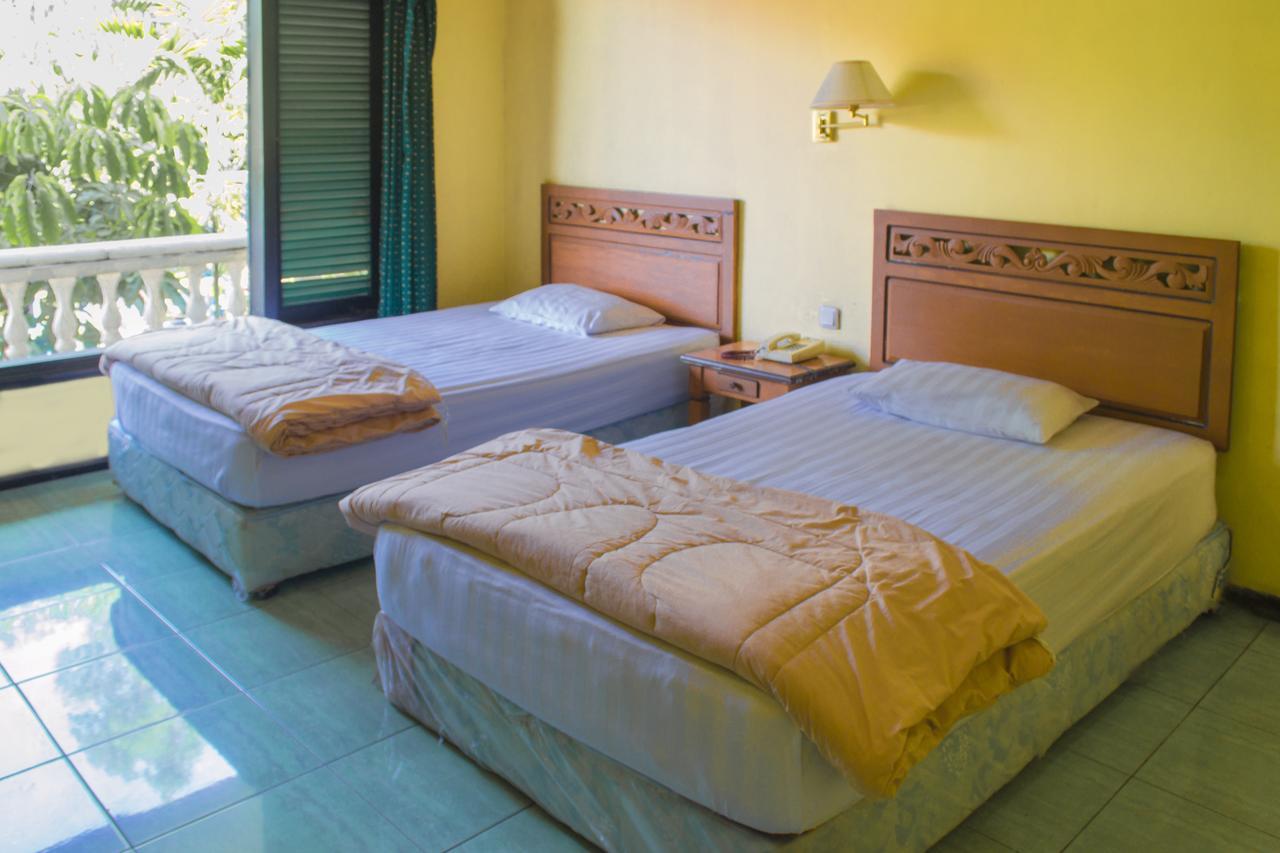 Foresta Inn Family Resort Prigen Екстериор снимка