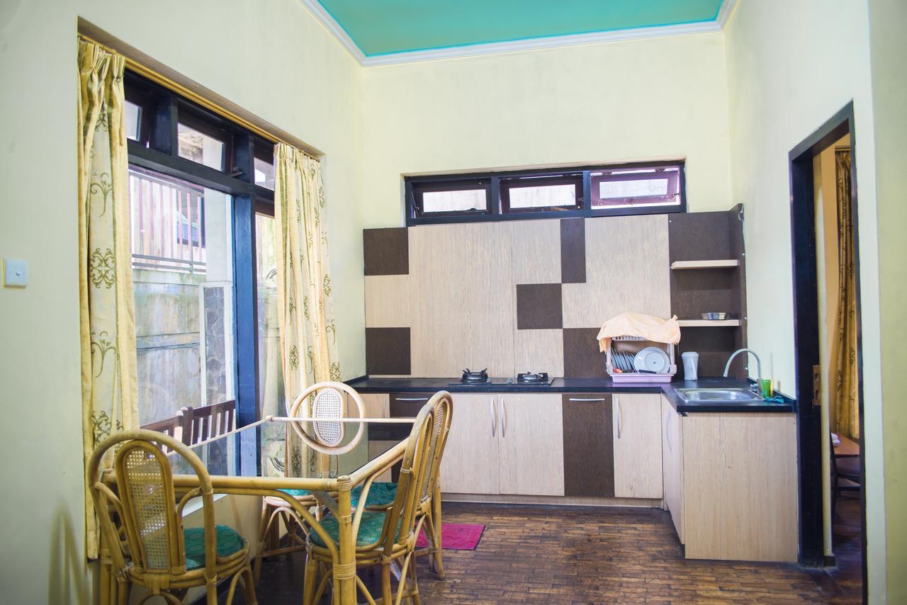 Foresta Inn Family Resort Prigen Екстериор снимка
