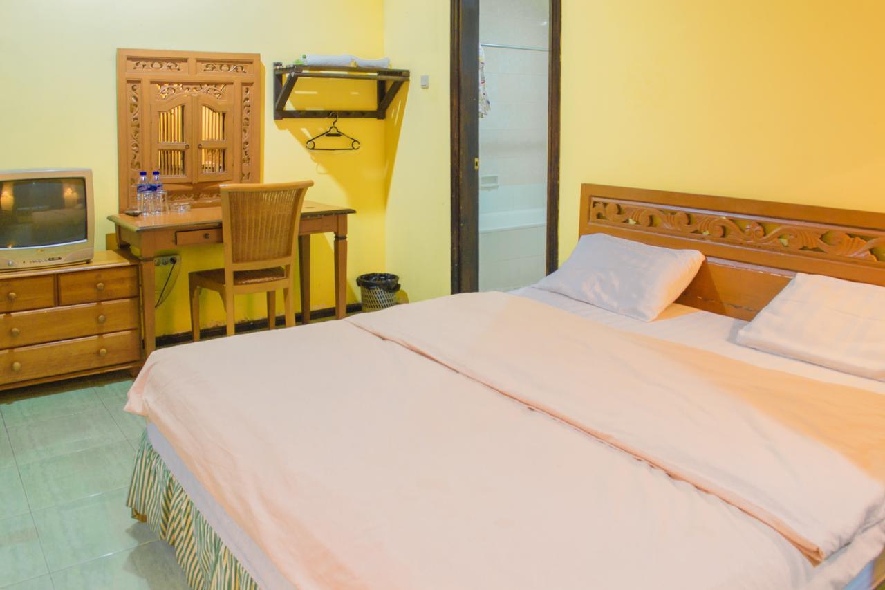 Foresta Inn Family Resort Prigen Екстериор снимка