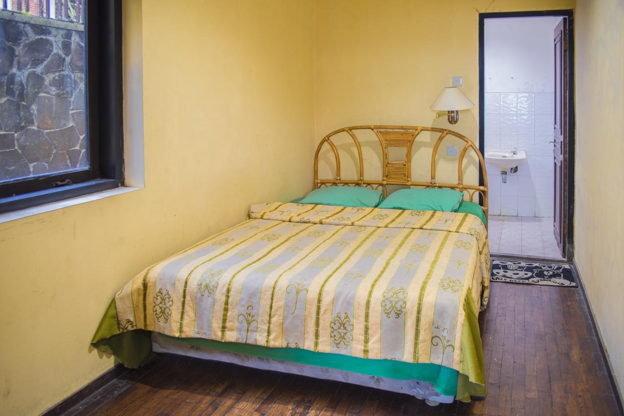 Foresta Inn Family Resort Prigen Екстериор снимка