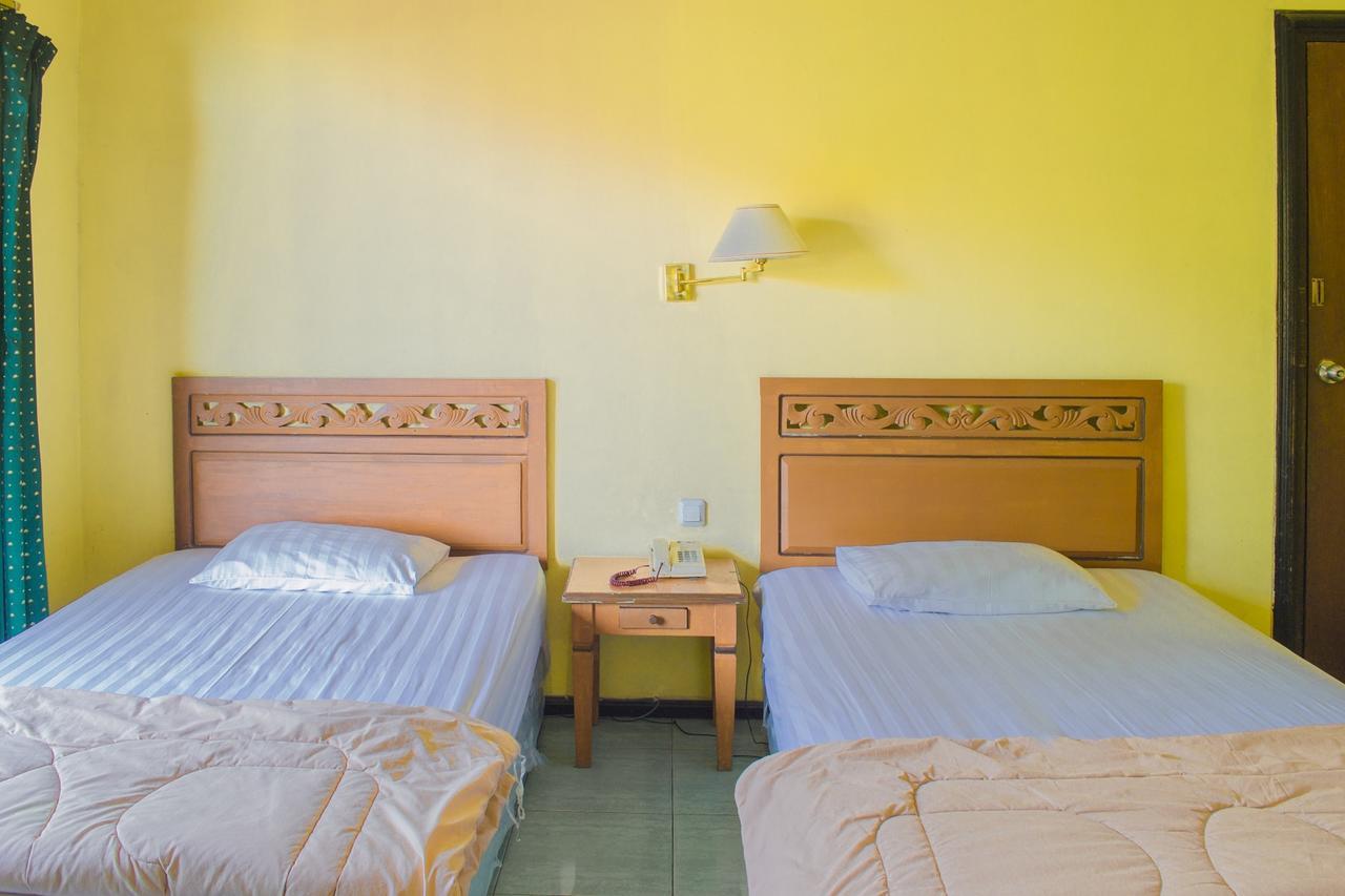 Foresta Inn Family Resort Prigen Екстериор снимка